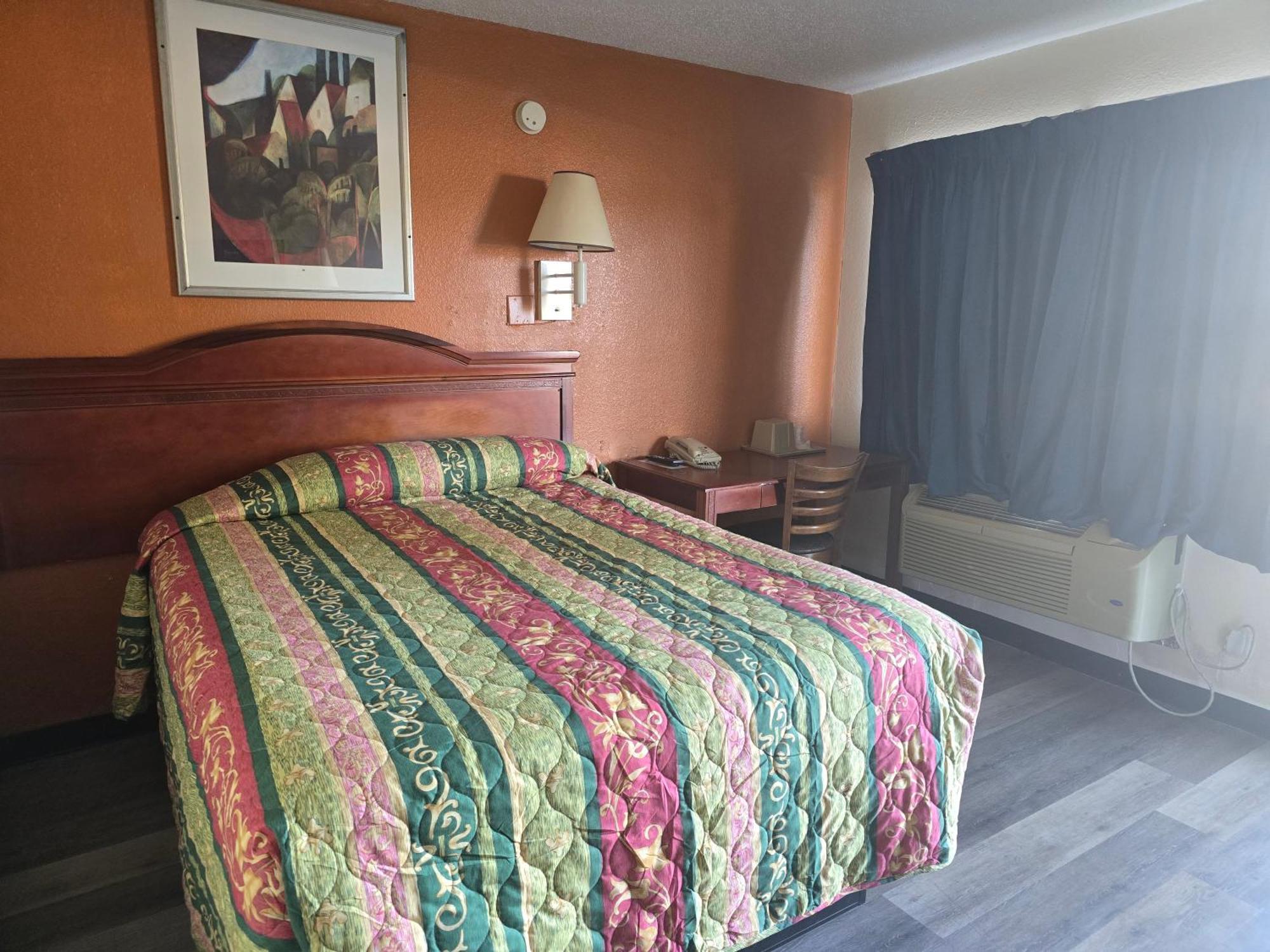 Carpet Inn Опелика Экстерьер фото